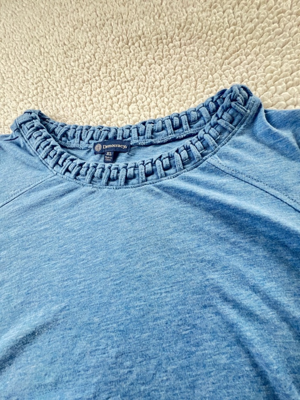 Democracy Light Blue Scoop Neck Short Sleeve Top with Braided Trim SZ XL - Picture 8 of 14